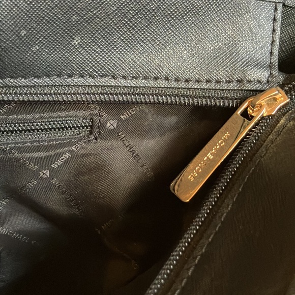 Michael Kors Tote Bag - Picture 5 of 10